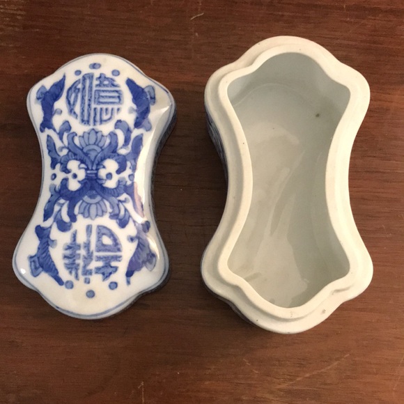 VTG Diminutive Chinoiserie Box - Picture 3 of 7